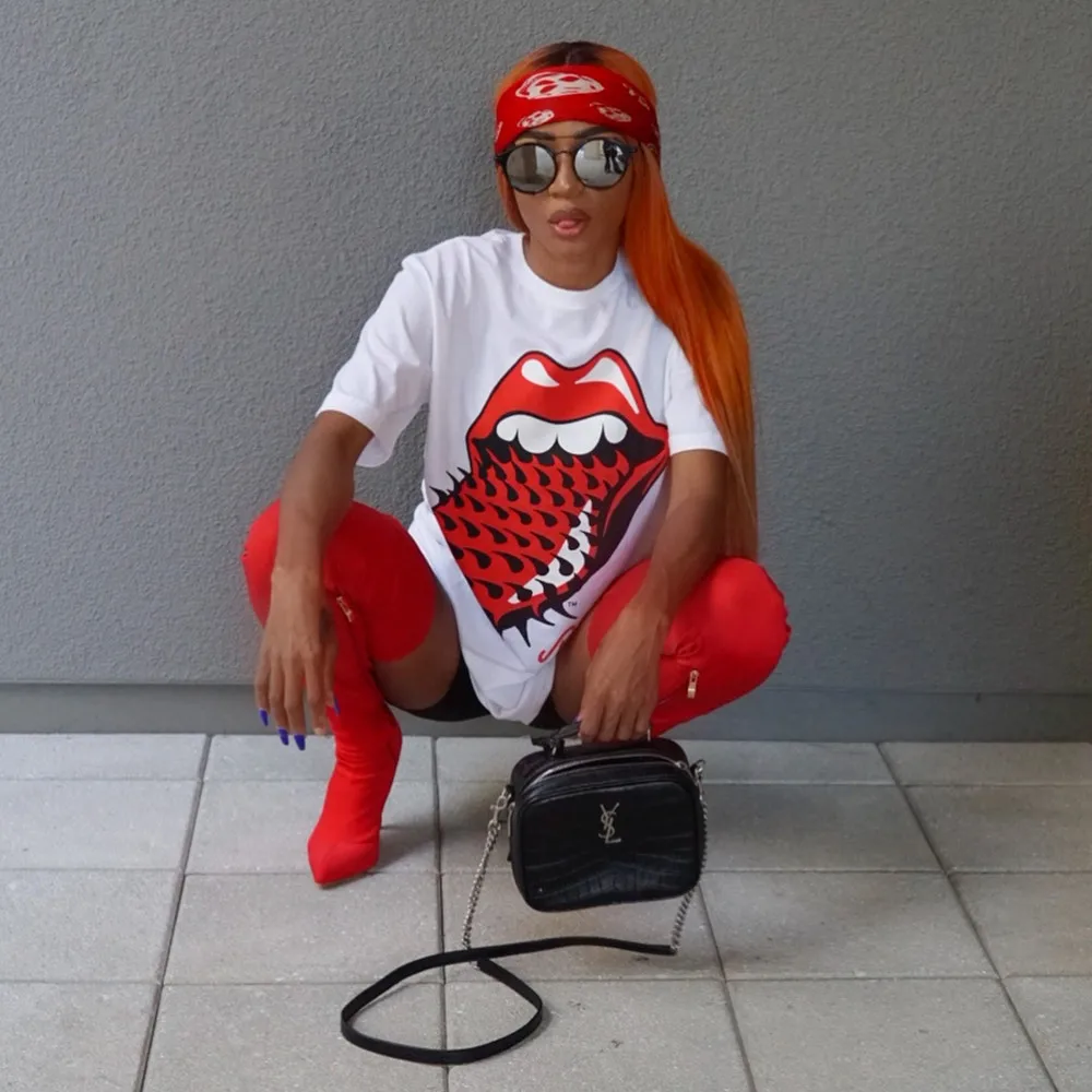 Женская футболка с коротким рукавом летняя красная большим язычком | одежда