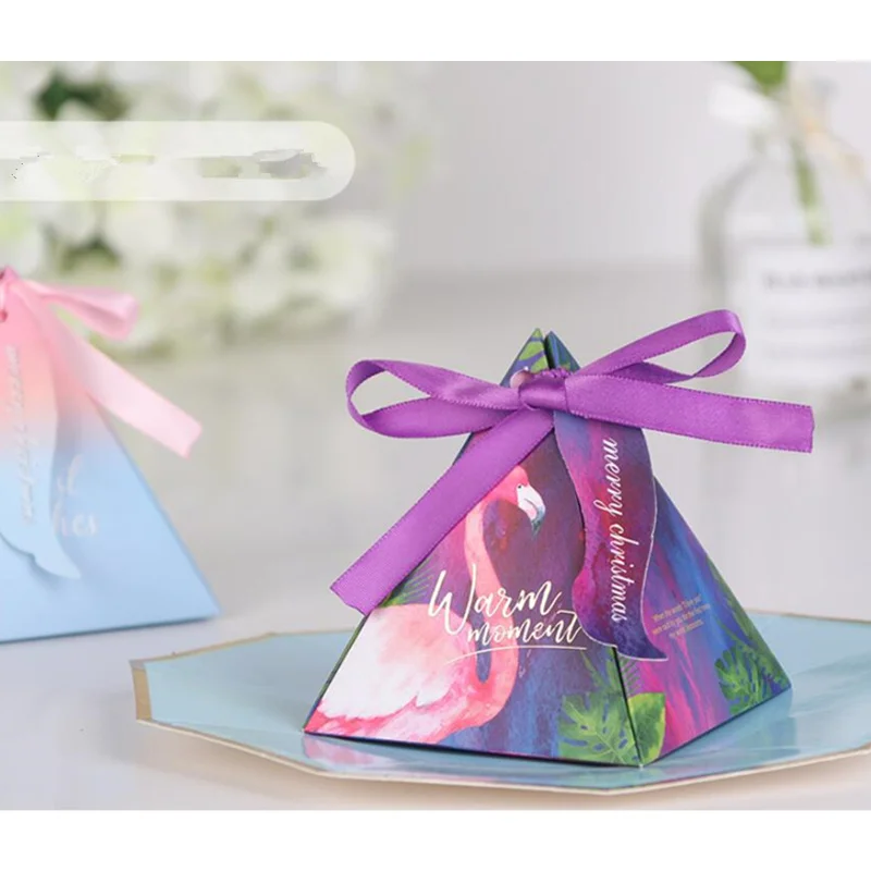 Новый мраморный конфетный ящик в форме треугольной пирамиды для свадебных подарков и подарочных коробок со сладостями.