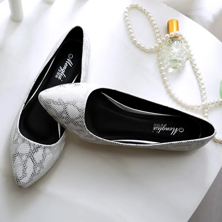 С рисунком под змеиную кожу Женские туфли без застежек с острым носком Женская