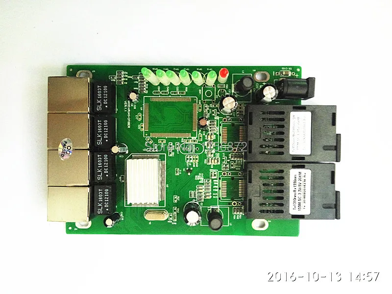 Медиаконвертер 10/100 м 4 RJ45 + 2 волокна 2(1*9) порта с одним режимом и волокном 20 км|media
