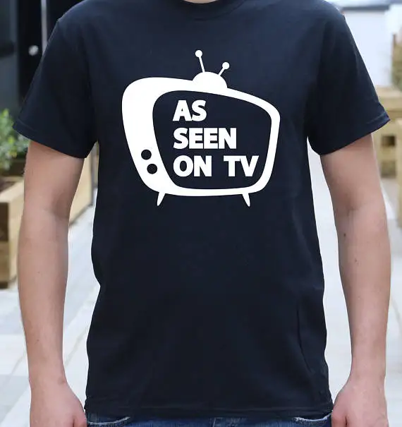 Как видно по телевизору крутая футболка забавная подарок для друга стандартная