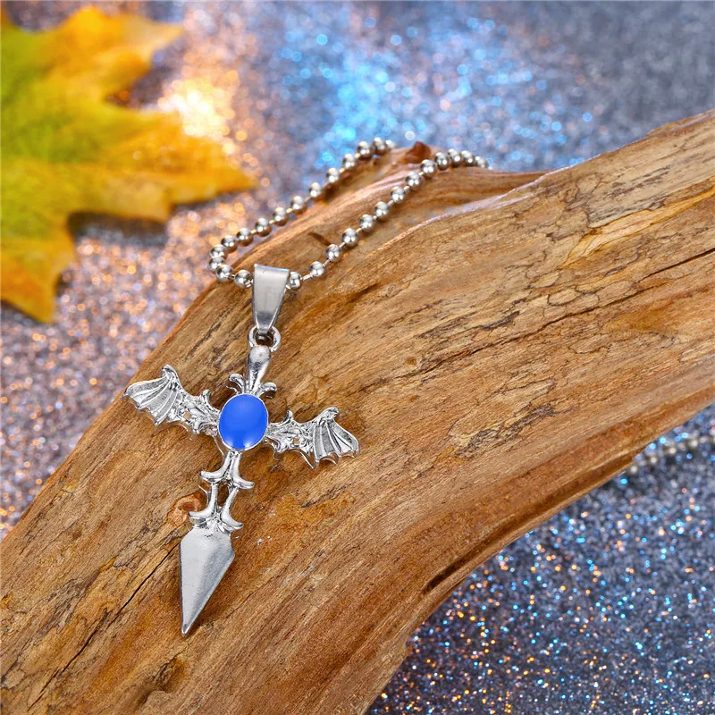 Ожерелье с кулоном-крестом в виде крыльев панк-рок для женщин и мужчин, винтажное металлическое колье в стиле хип-хоп, цветная цепь для мужчин, ювелирное изделие, 1 шт. Ожерелье с кулоном-крестом в виде крыльев панк-рок для женщин и мужчин, винтажное металлическое колье в стиле хип-хоп, цветная цепь для мужчин, ювелирное изделие, 1 шт.