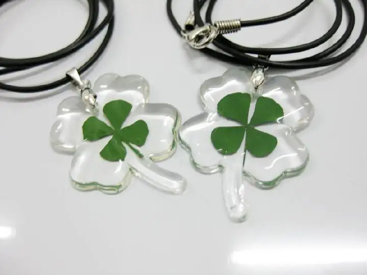 

FREE SHIPPING 12 pcs real four leaf clover green shamrock charming clover design pendant