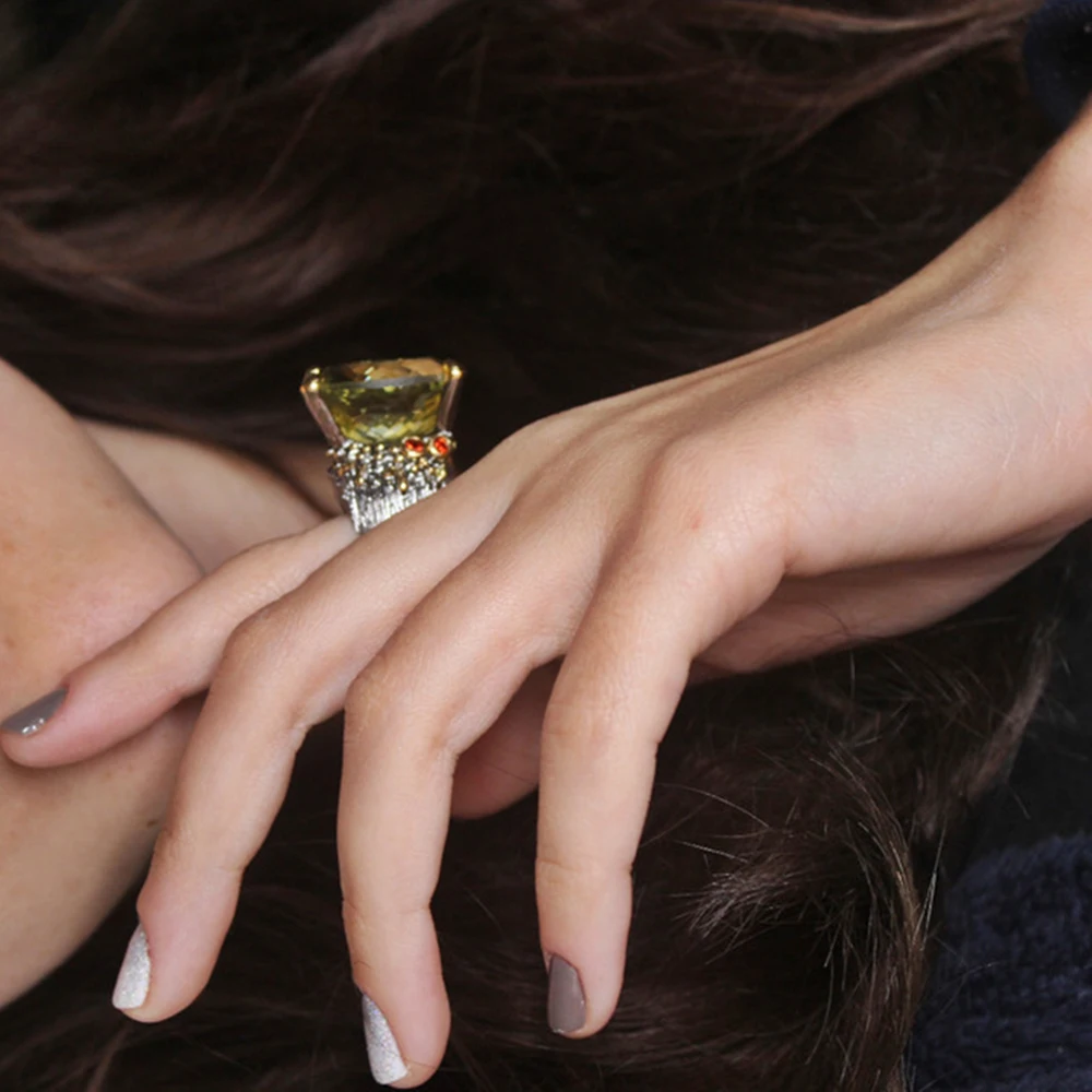 

2021 New Beautiful Large Oval Green Crystal Ring Trendy Jewellery Dropshipping High Quality Jewelry For Women