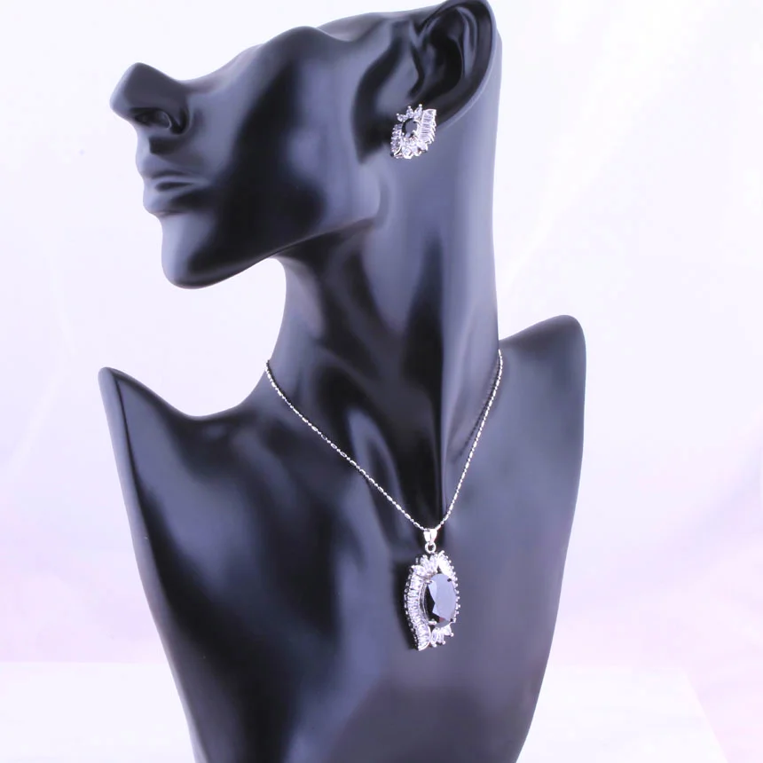 Женский комплект из колье и серёг с черным ониксом фианитом | Украшения