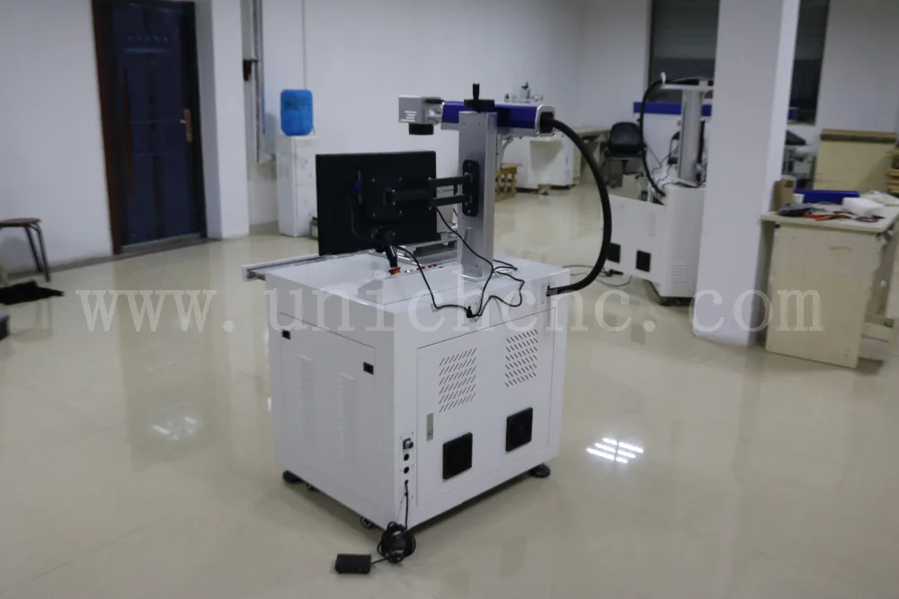 Хорошая рабочая маркировочная машина для медных табличек/оптическая лазерная