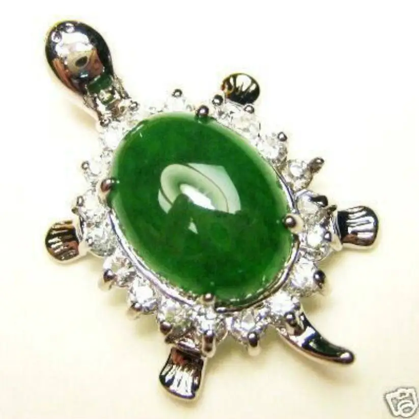 

fine green jades long life Tortoise pendant