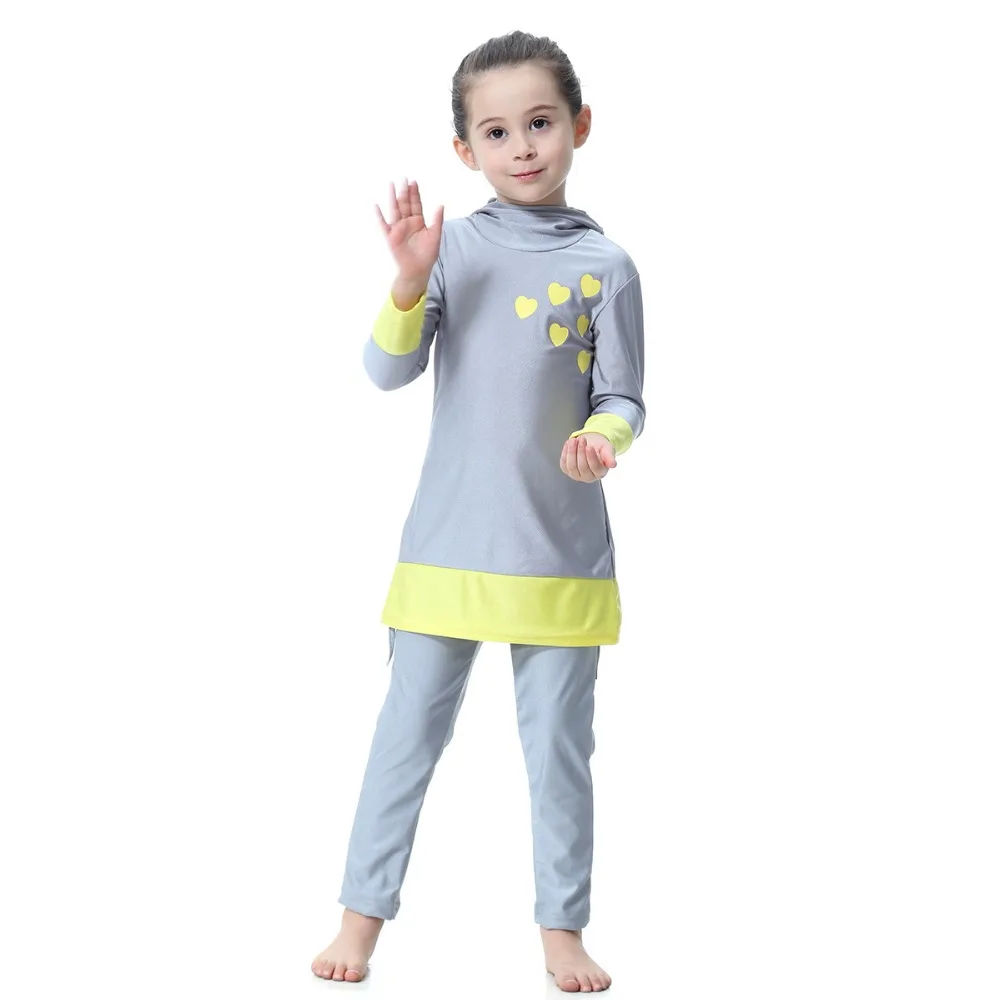 

Cute Islamic swim wear kids burkinis girls muslim swimwear 2020 two piece love print swimsuit hijab beachwear bathing suit