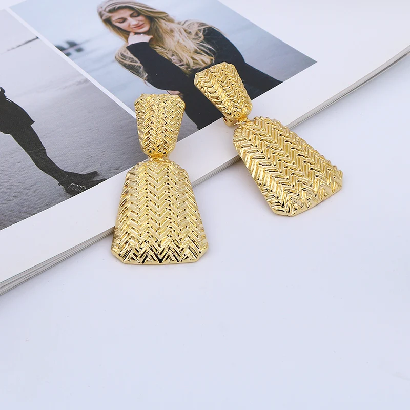 gold clip ZA золотые резные Клипсы Серьги не пирсинг для женщин панковские геометрические винтажные Макси ушные клипсы Свадебные вечерние богемные ювелирные изделия - Окраска металла: gold clip