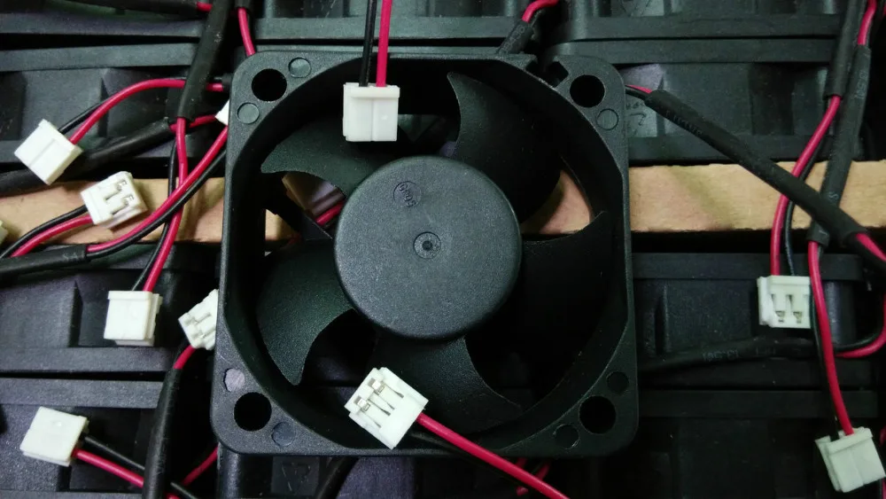 

New YLFAN 5020 12V 0.27A D50SH-12C 50 * 50 * 20MM 2 line oil cooling fan