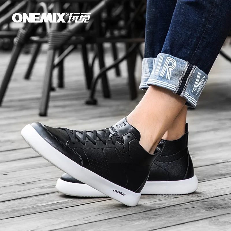 Мужские легкие туфли-оксфорды ONEMIX однотонные спортивные туфли из мягкой кожи на