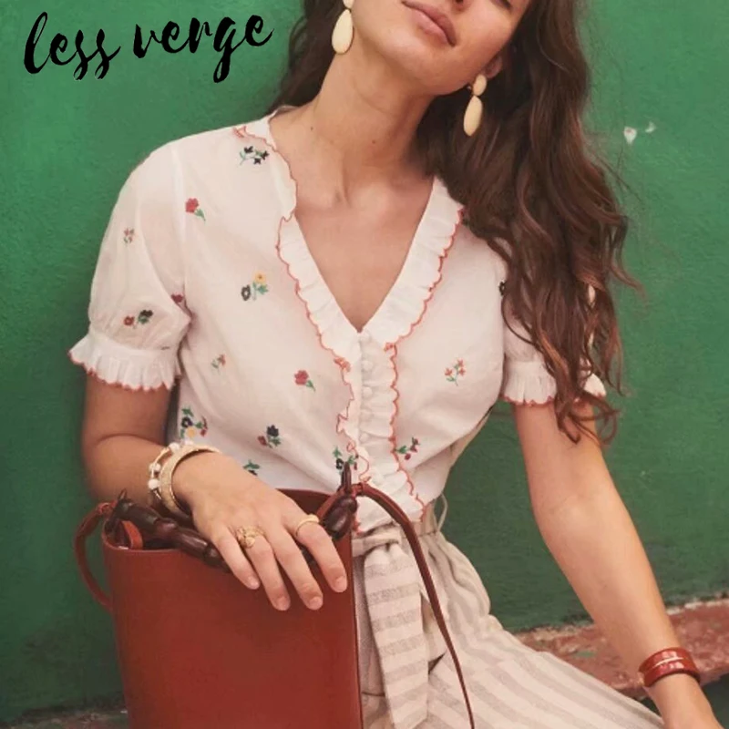 Женская блузка с оборками и v образным вырезом lessverge белая Повседневная Блузка