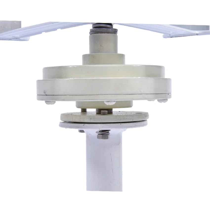 Высокоэффективный маленький отечественный ветротурбинный генератор 10 Вт макс. 15