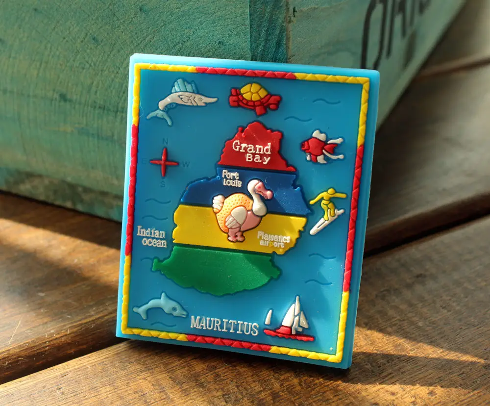 Сувенирный резиновый магнит на холодильник с изображением птицы Додо | Дом и сад