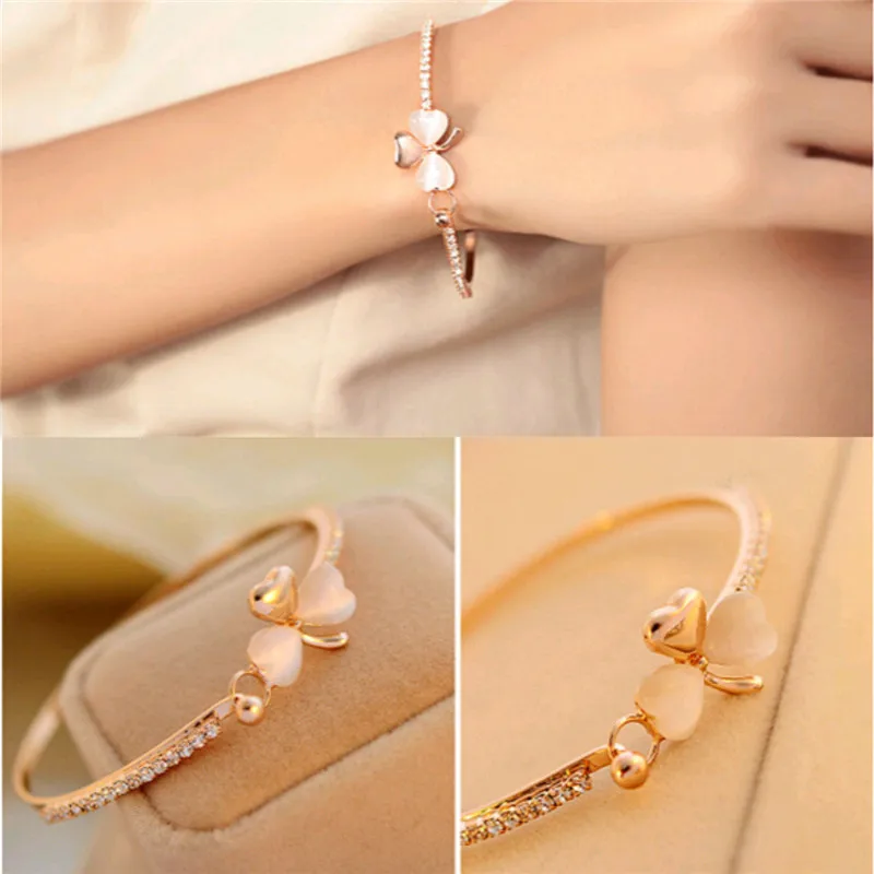 Женский браслет с шармами золотого цвета инкрустацией из фианита и опала|bangles