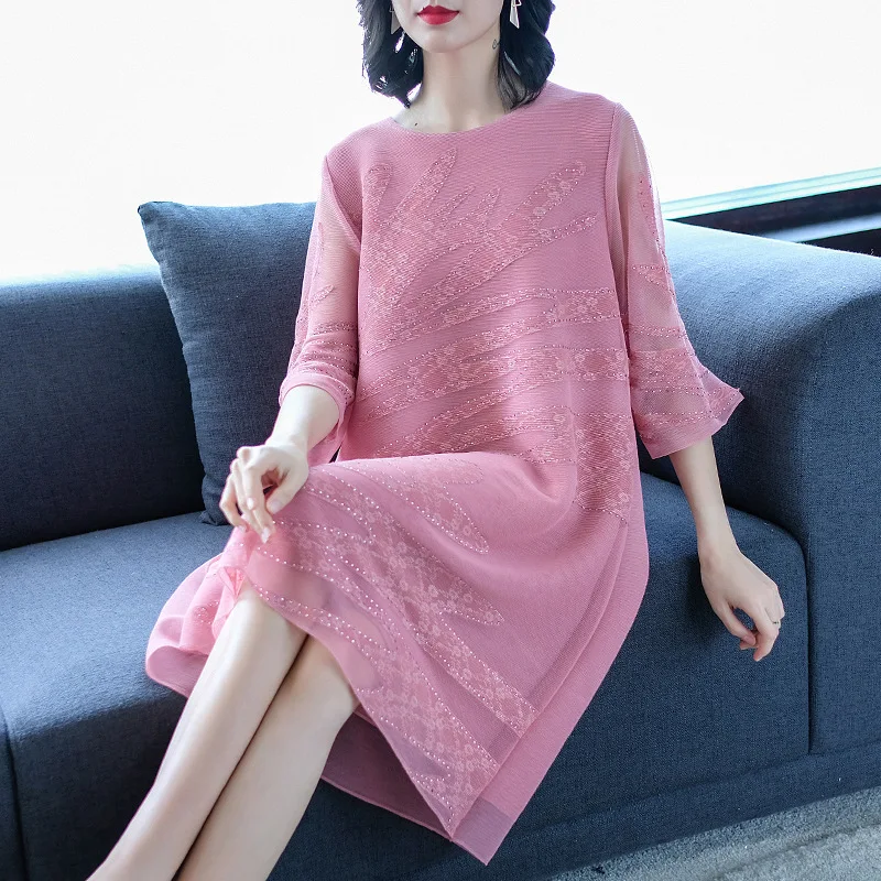 

Isse Miyake High-end Embroidered Nail Pearl Dress Pleated Dresses