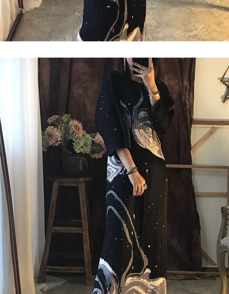Changpleat Весенние новые свободные платья с принтом Miyak Плиссированное модное платье большого размера с круглым вырезом и рукавами летучая мышь большое эластичное платье D908