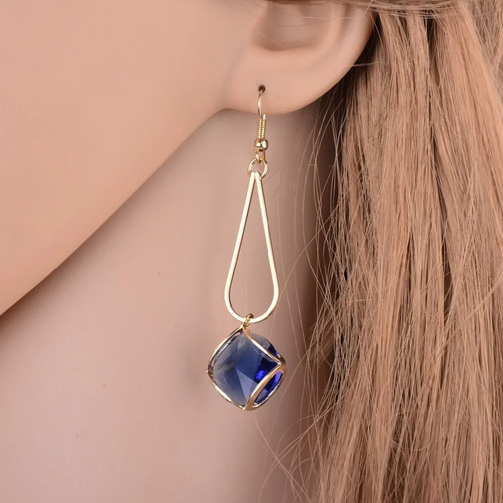 Женские серьги с кристаллами геометрические стразы 4 цвета корейские модные