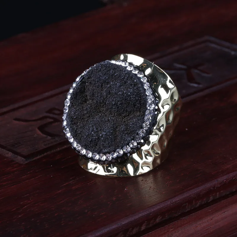 Gold Black Шероховатый сырой каплевидной друзы камень бусина Шарм проложить кристалл большой широкий обертывание чеканка Регулируемый Золотое Открытое кольцо манжета для женщин и мужчин ювелирные изделия - Цвет основного камня: Gold Black