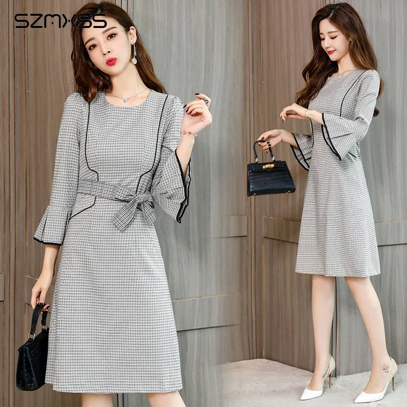 

Office lady dresses 2018 autumn new Korean fashion plaid round neck Wrist Dress Flare sleeves slim A-Line dress
