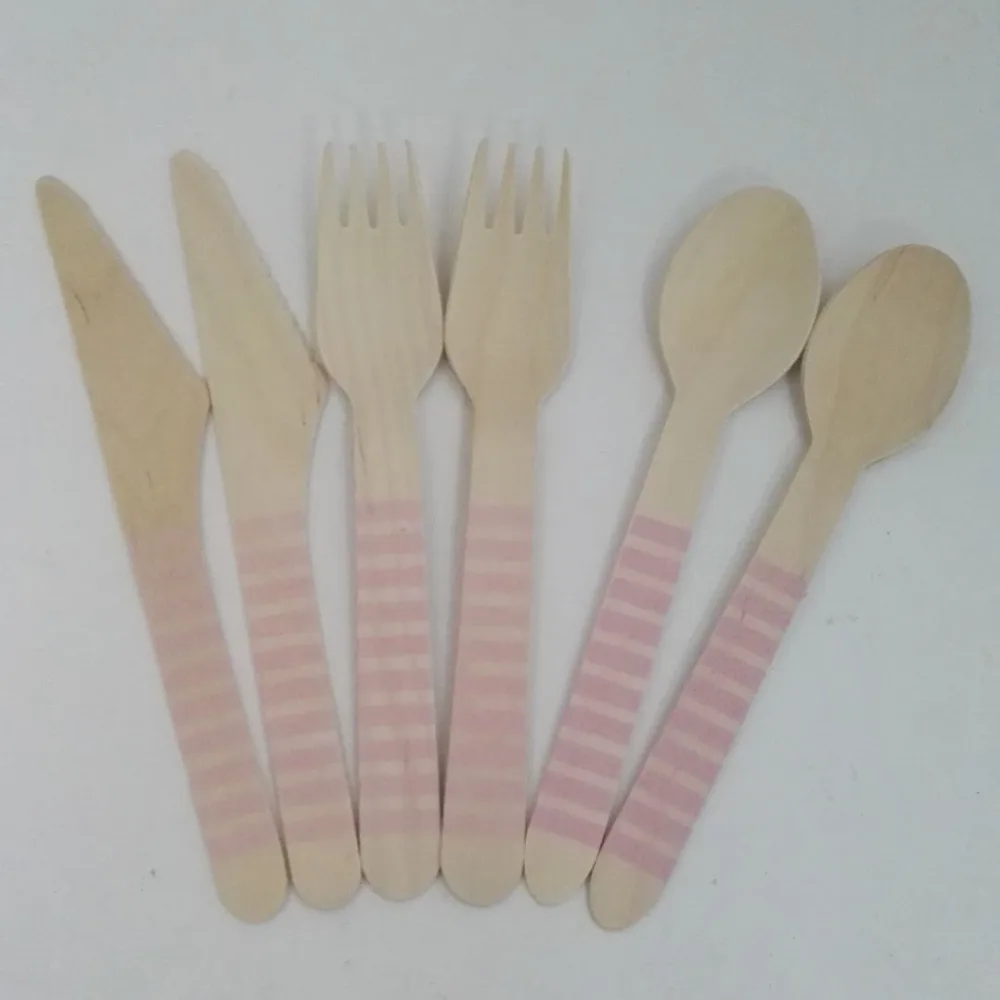 Одноразовые бумажные салфетки и чашки в розовую полоску | Дом сад