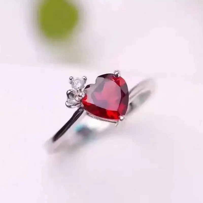 Кольцо с натуральным гранатом настоящее Серебро s925 пробы натуральное 7*9 мм