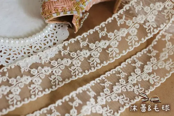 

10 yard Off White Embroidered Lace Trim Gauze Ribbon with Retro Floral Vines