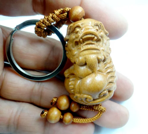 1 шт. брелок для ключей из красного дерева с гравировкой в трех направлениях |