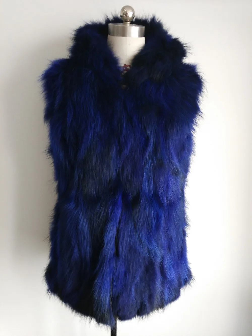 Новое поступление женский жилет с капюшоном и отделкой из натурального меха