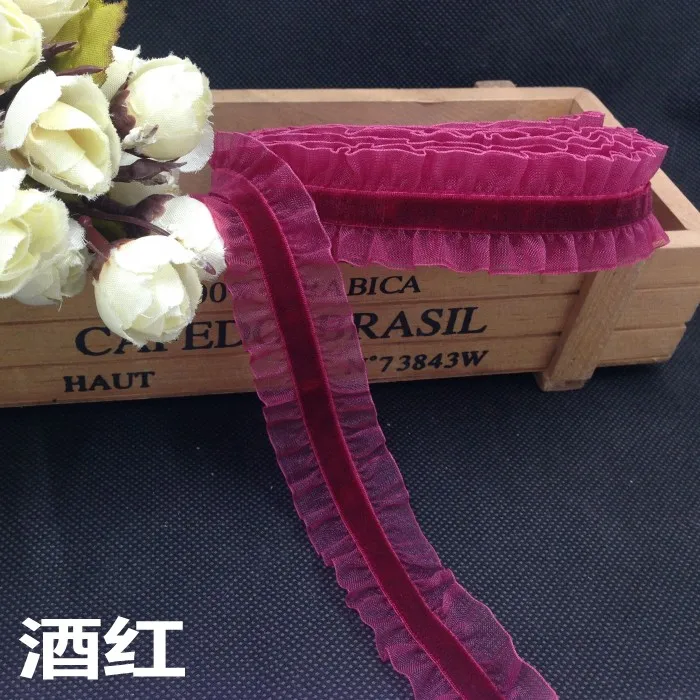 Широкая эластичная бархатная лента 25 мм таяющая Снежная пряжа Женская кружевная