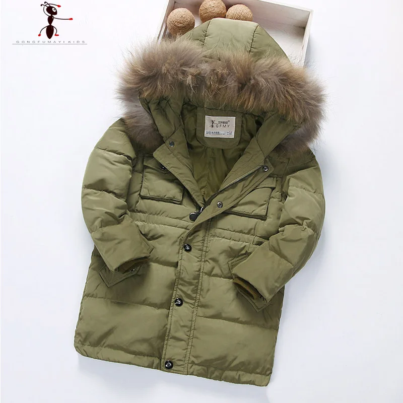 Белый длинный пуховик на утином пуху с капюшоном и мехом для мальчиков детские