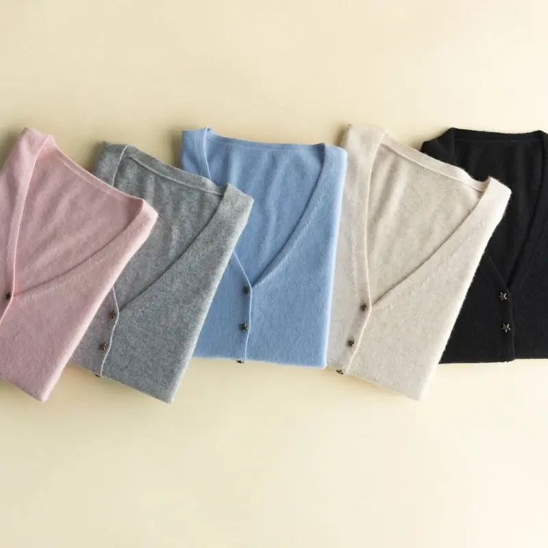 2019 early spring new cardigan sweater female V-neck cashmere solid color small fragrance wind knit slim bottom thin sec |