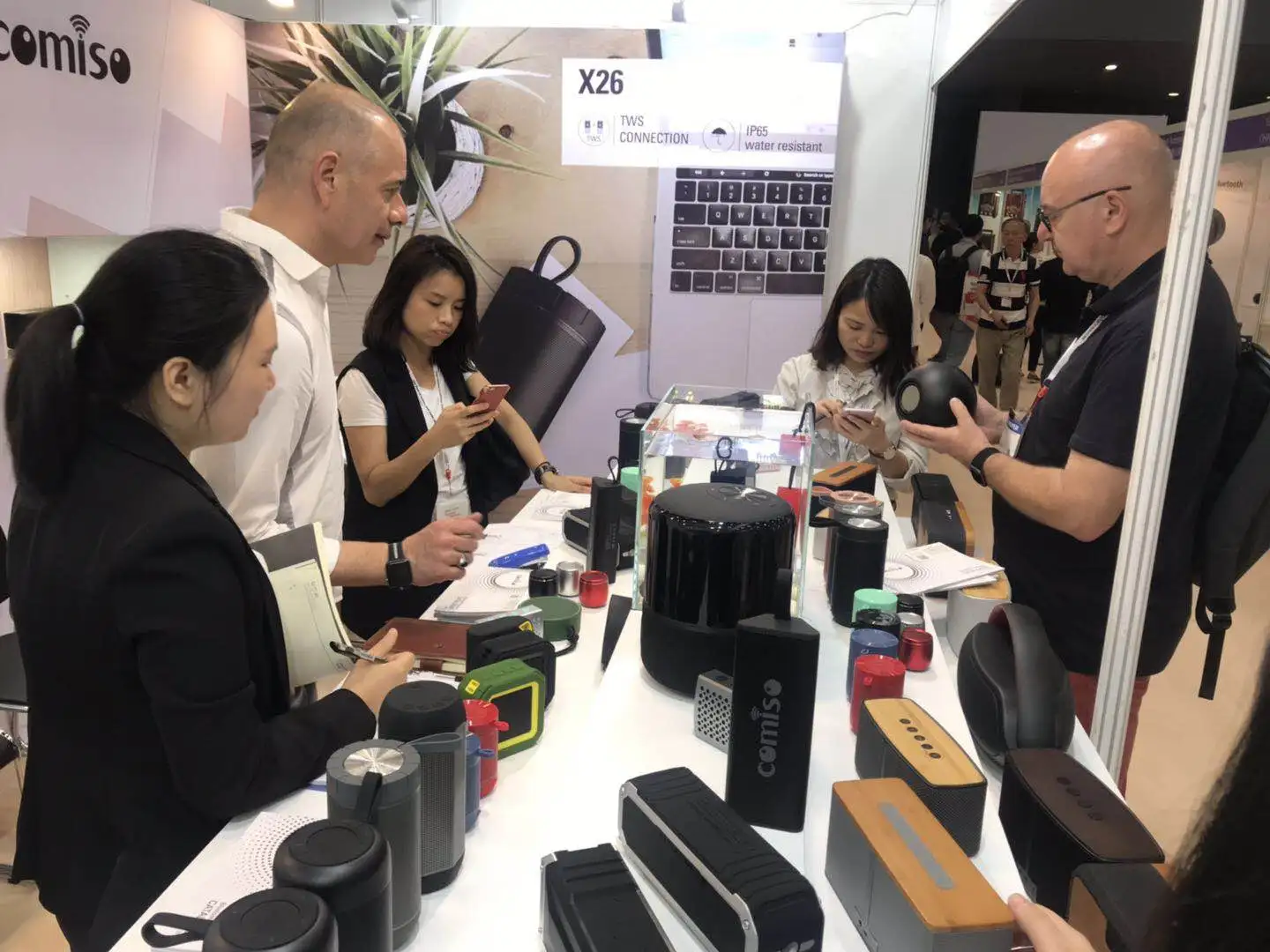 COMISO Bluetooth динамик s с подсветкой, громкий двойной драйвер беспроводной Bluetooth динамик с HD аудио