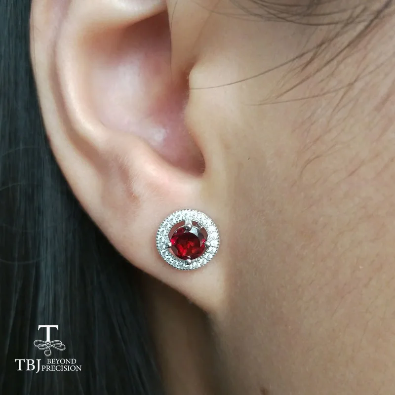 TBJ серебряные серьги 925 пробы с натуральным гранатом Мозамбик блестящие