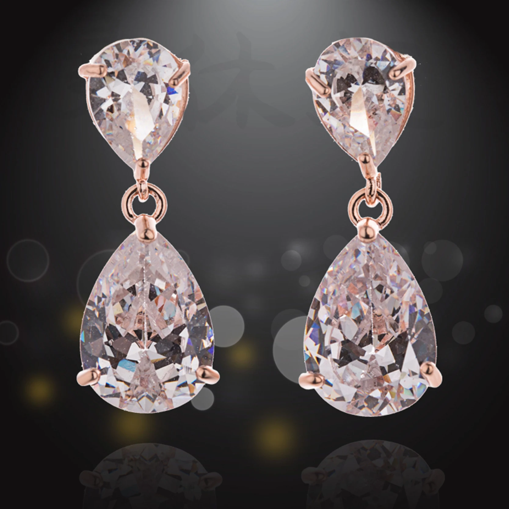 Женские серьги золотого цвета модные блестящие с фианитом | Украшения и