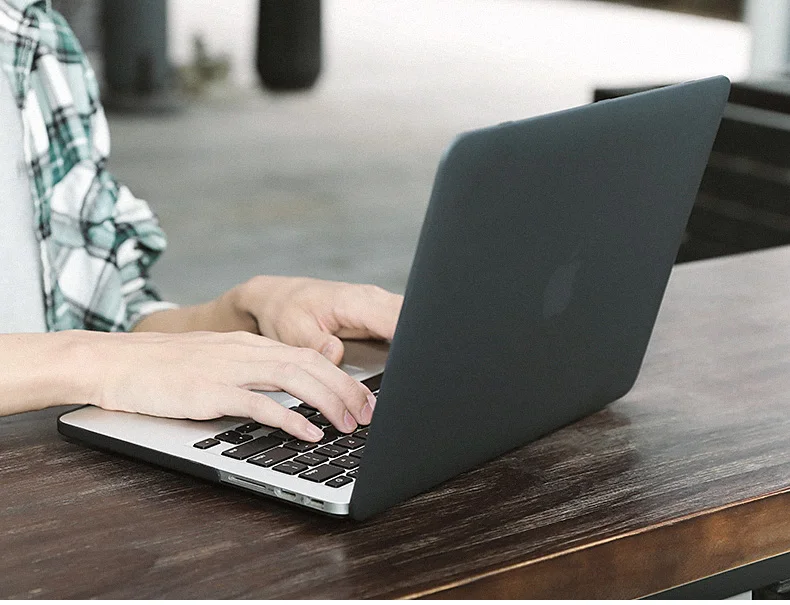 Новый матовый чехол для ноутбука + защита экрана (подарок) клавиатуры Macbook 13 Touch Bar