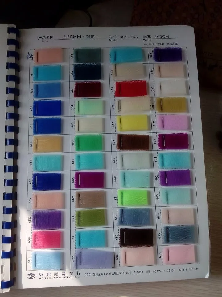 Женское вечернее платье с длинным рукавом зеленое бальное оборками для