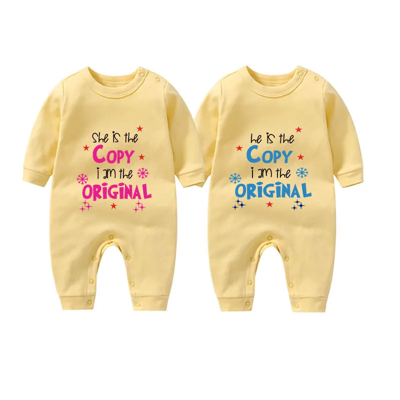 2019 ysculbutol Новый дизайн Мода she is the copy i am original baby Боди индивидуальная Одежда для