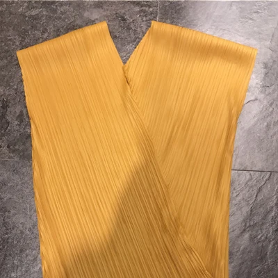 Orange Changpleat2019 летняя новая нерегулярная женская футболка с v-образным вырезом Miyak плиссированные модные однотонные свободные большой размер, эластичный топ футболки Tide - Цвет: Orange