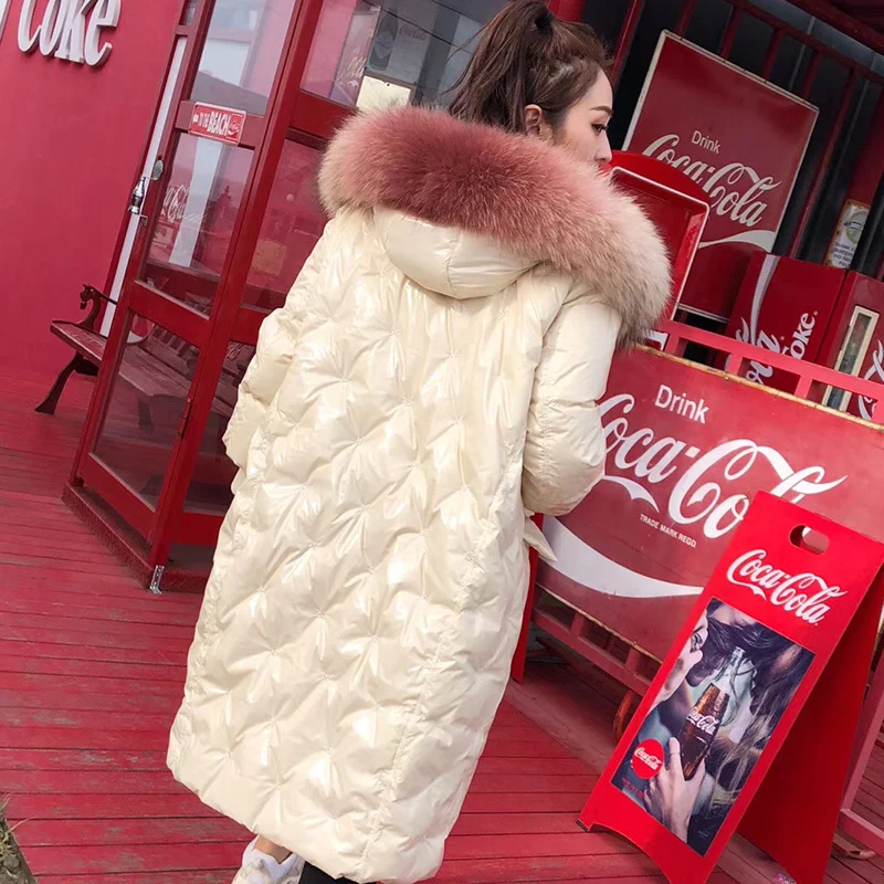 Зимний модный бренд, блестящая ткань, натуральный мех, с капюшоном, 90% утиный пух, парки, зимнее тонкое длинное плотное теплое пуховое пальто wq635