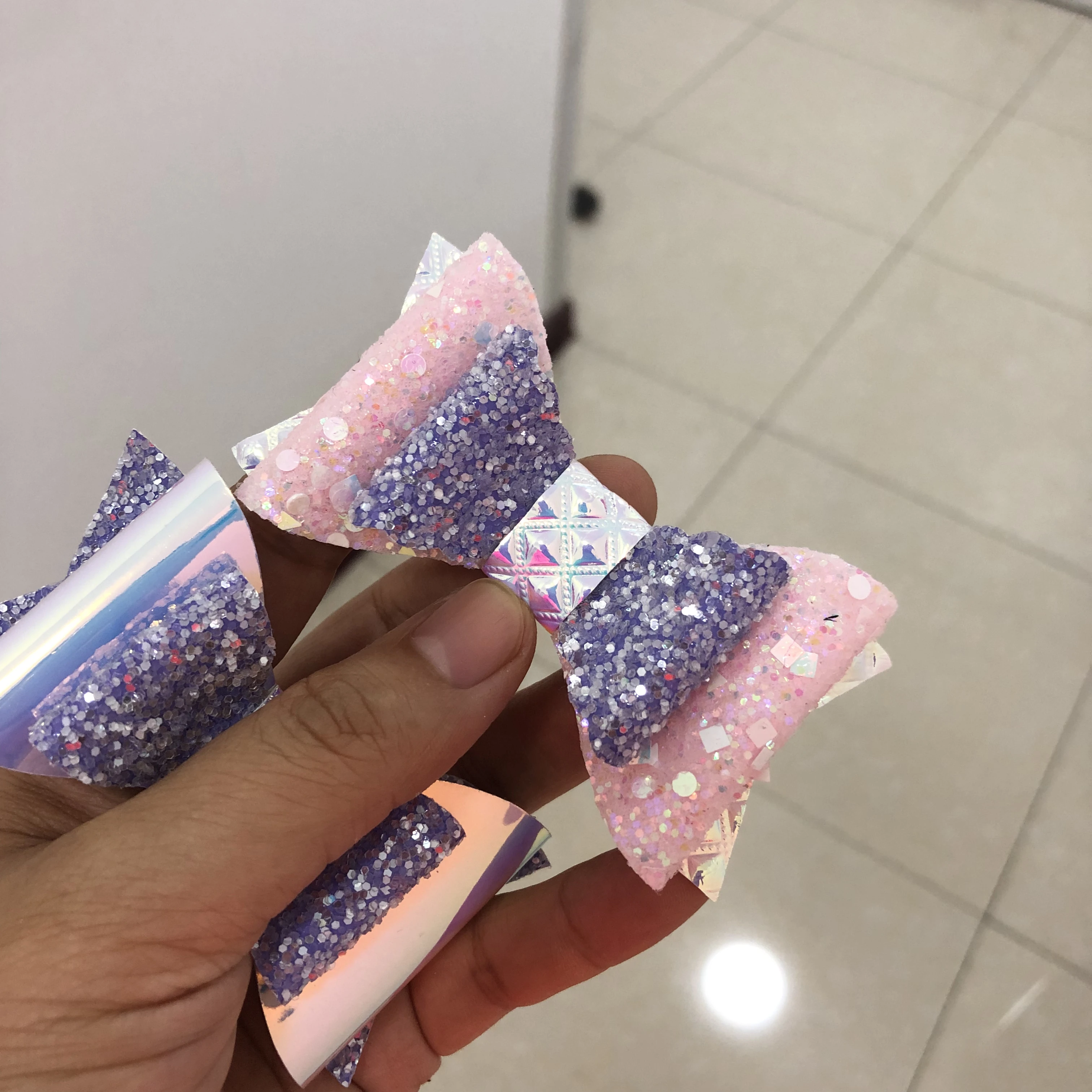 

Деревянный бант для волос