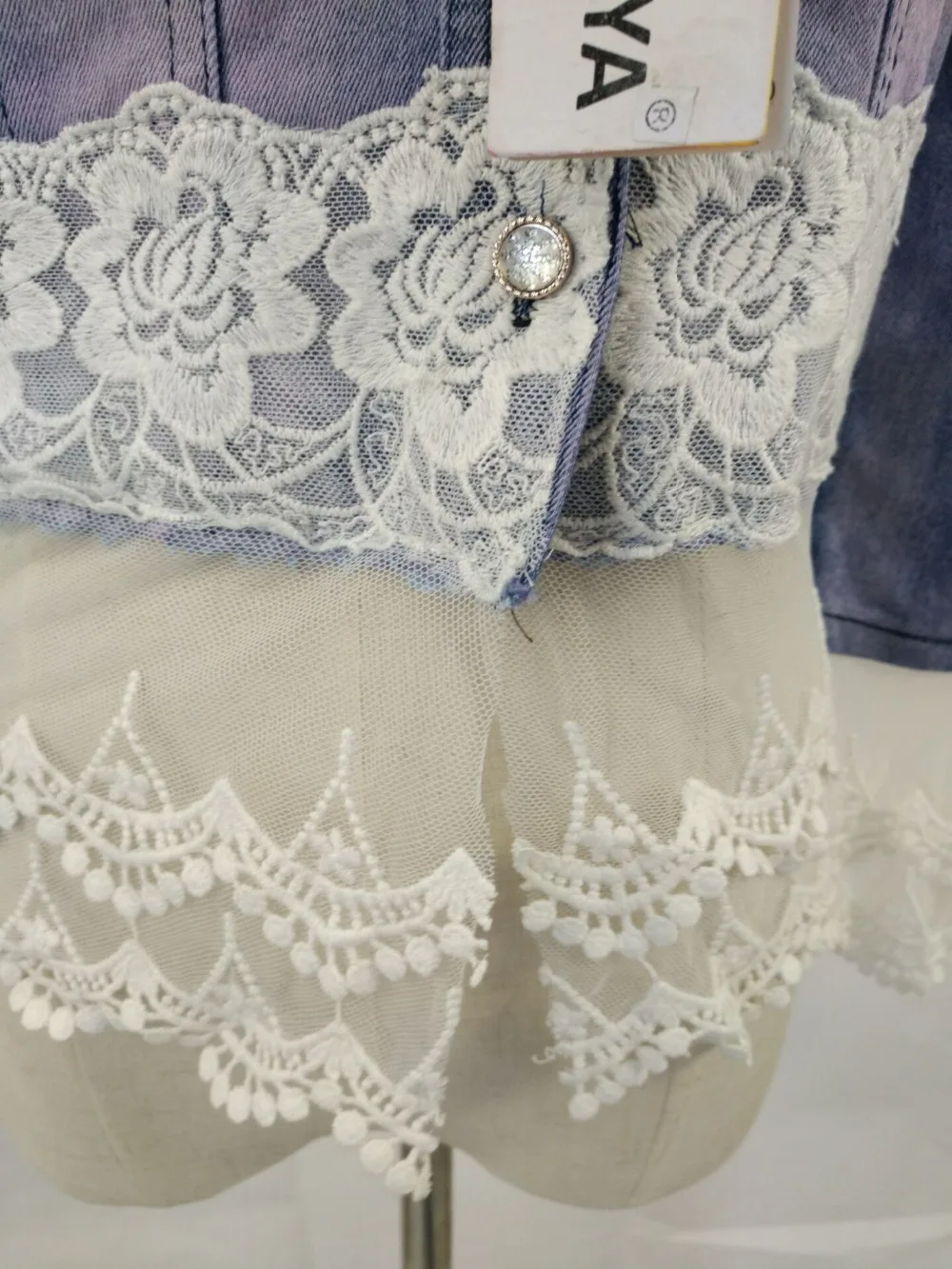 Женская короткая джинсовая куртка 2017 Весенняя Новая модная тонкая вышитая