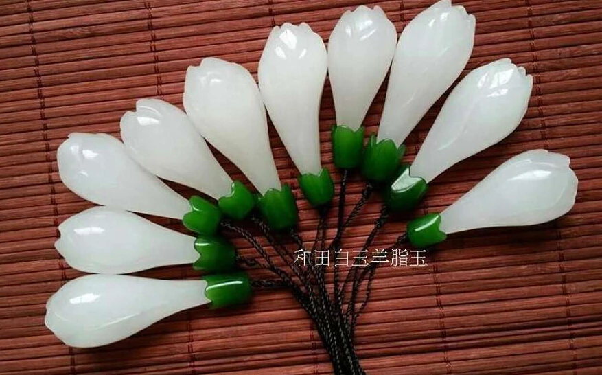 

natural hetian jade jade lily hand-carved pendant collection