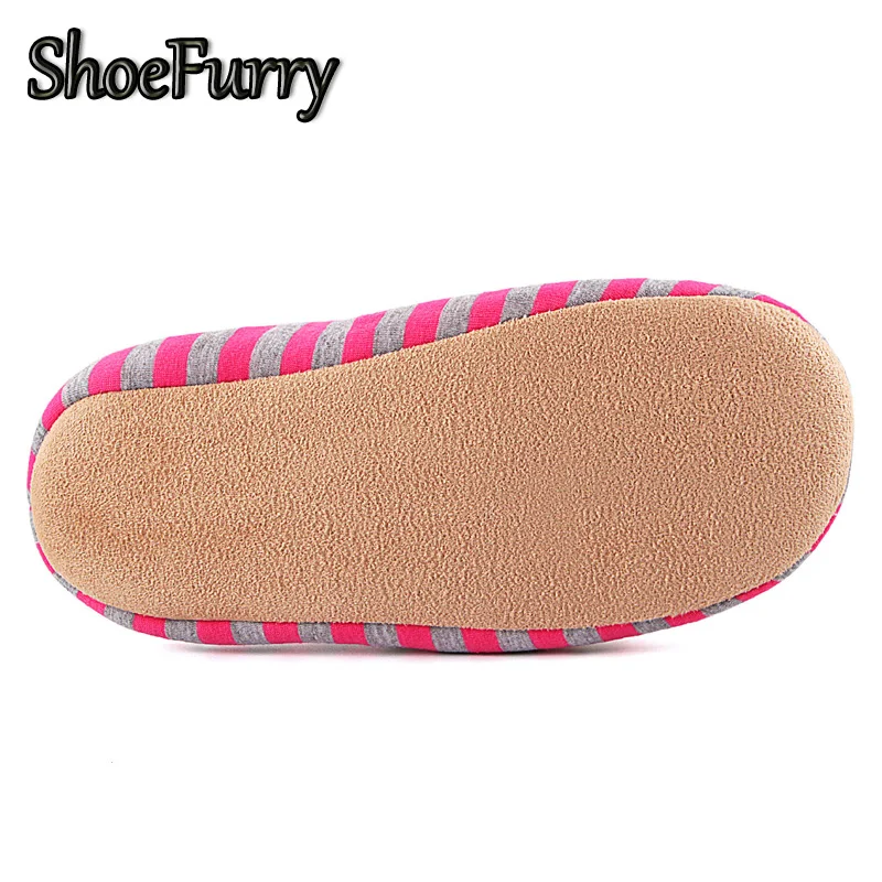 Меховые зимние женские домашние тапочки ShoeFurry на плоской подошве мягкая плюшевая