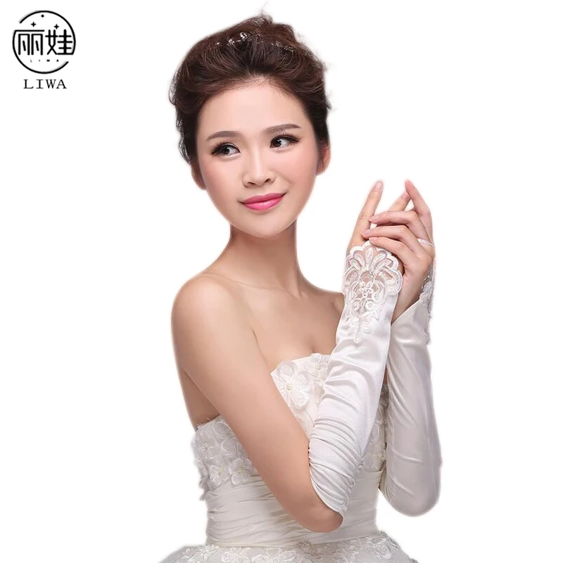 Branco marfim feminino fingerless curto luvas de noiva 2016 acessórios do casamento rendas bordado luvas de noiva