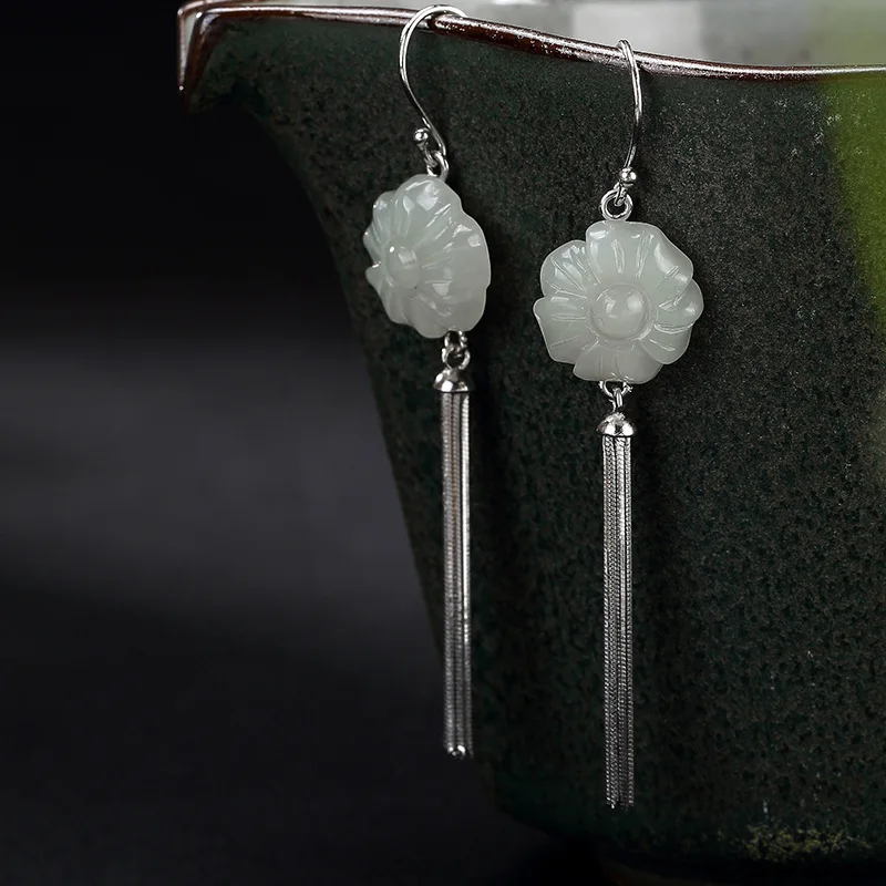 

2018 Promotion Direct Selling Brinco S925 Pure Antique Mosaic And Tian Yu Jade Flower Tassel Lady High-end Earrings Wholesale