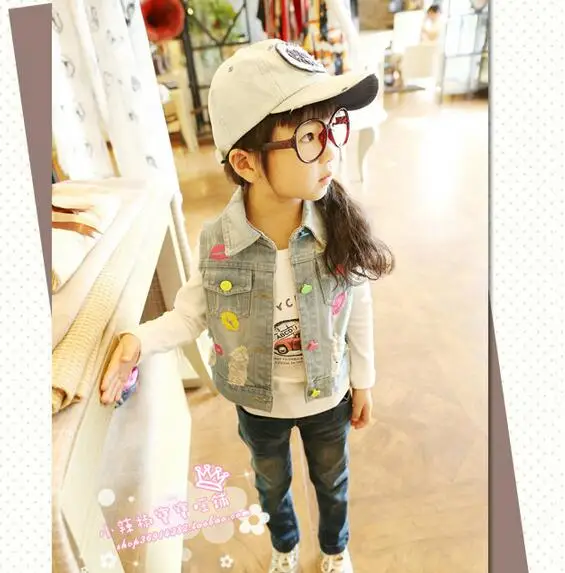 

Kids Girls denim Vests Children Cotton Warm Vest Cartoon hole Color lip print Waistcoat Kids Outerwear Clothing