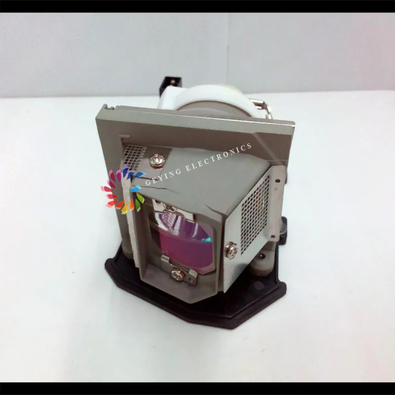 

Прожекторная лампа, POA-LMP133 для PDG-DSU30 / PDG-DSU30N / PDG-DSU300