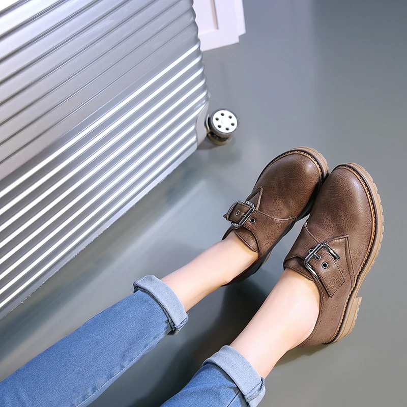 Женские туфли на плоской подошве из искусственной кожи с закругленным носком