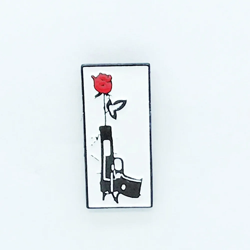 Новый тренд фоторамка стильная брошь черный пистолет шар красная роза пули